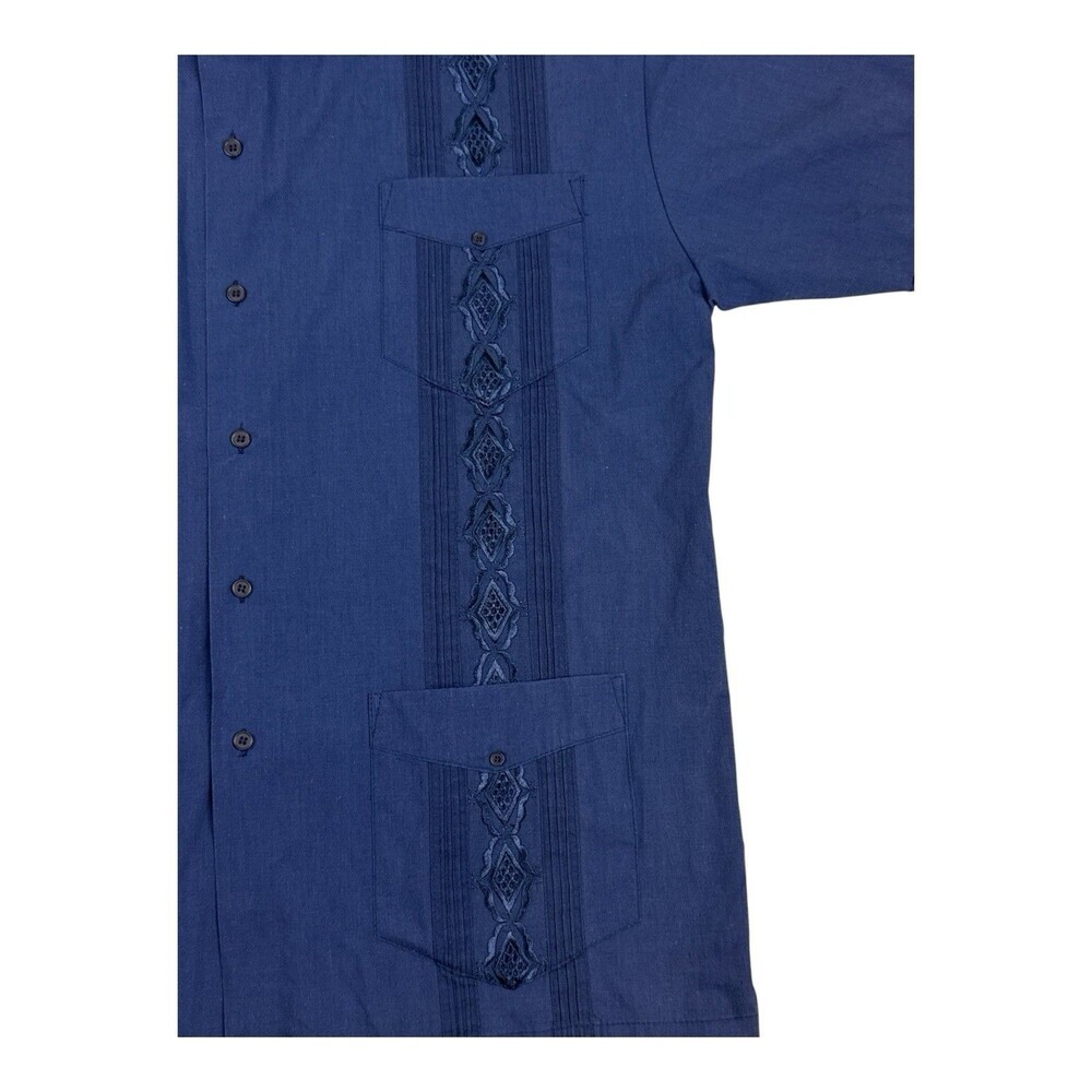 Vintage Yield Classics Blue Guayabera Shirt XL Embroidered Camp Shirt 4 Pocket - Picture 2 of 6